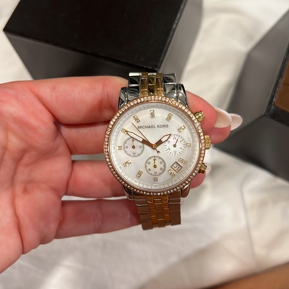 Michael kors watch - Picture 2 of 6